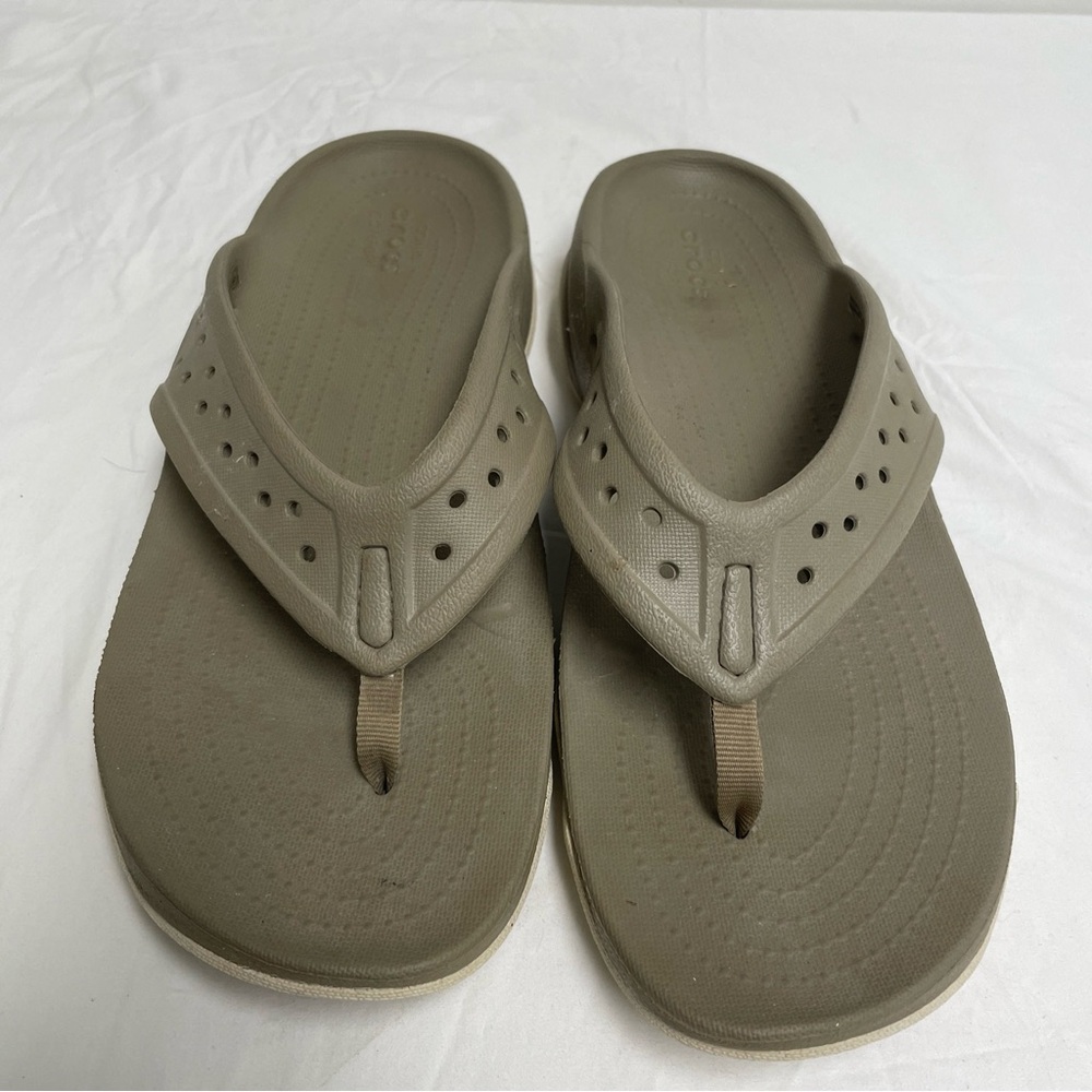 Crocs Mens size 11 Iconic Comfort Flip Flop Deck Sandal Beige Tan Brown Neutral